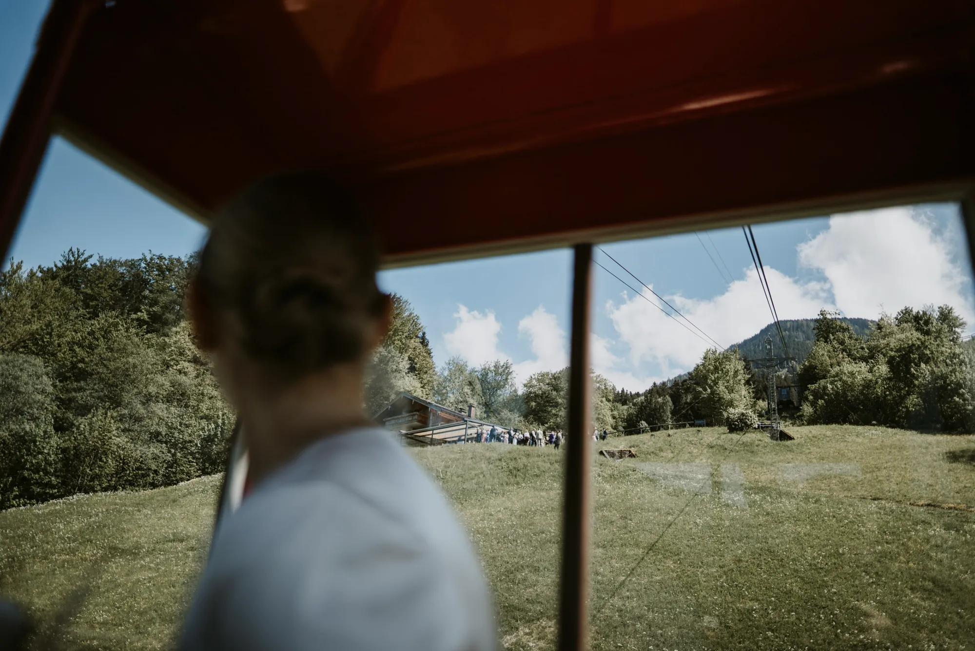 Anfahrt zur Feier: Blick aus der Kabinenbahn hinunter zur Salzbergalm
