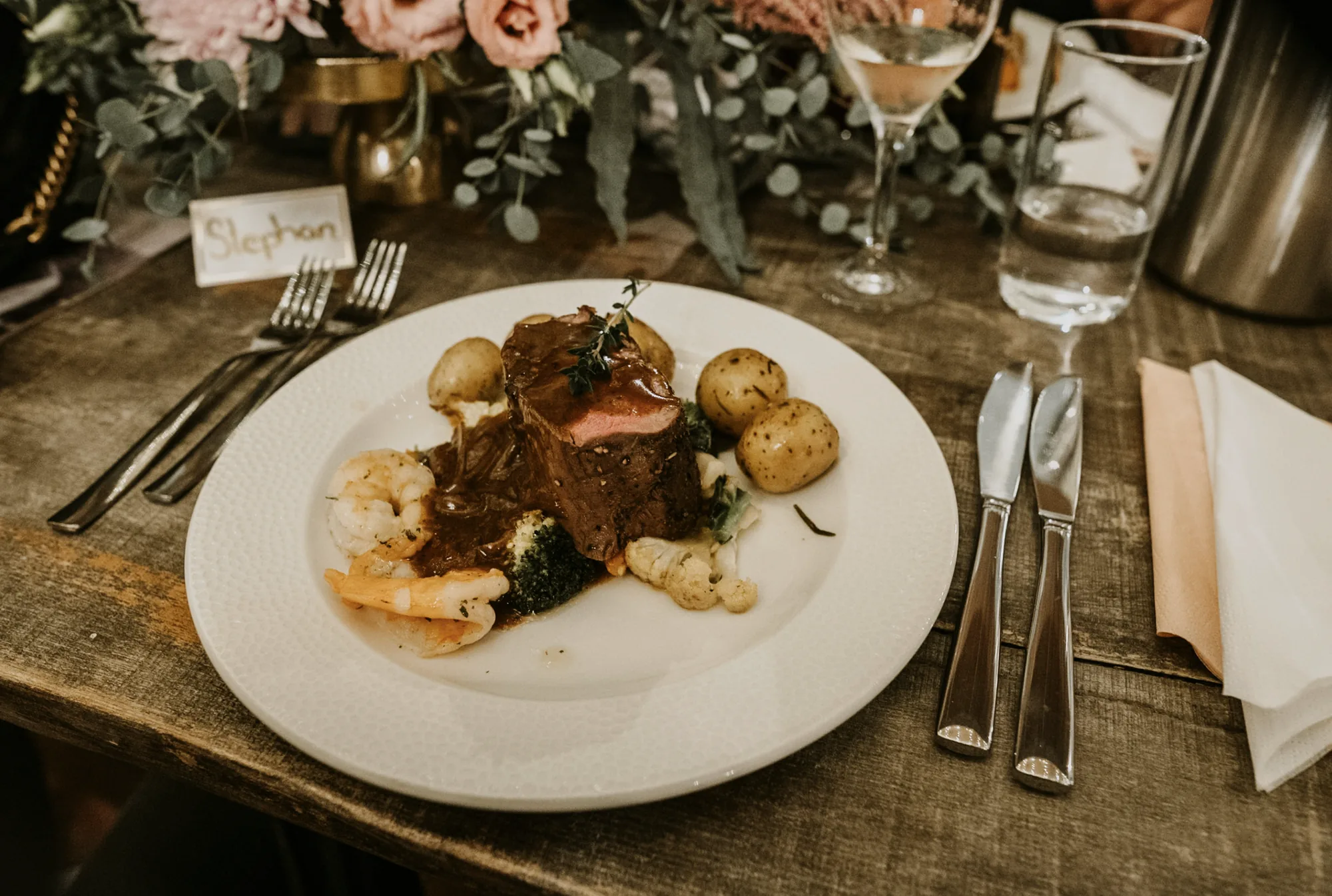 Catering-Gericht von Leo's Catering Rosenheim, festlich angerichtet